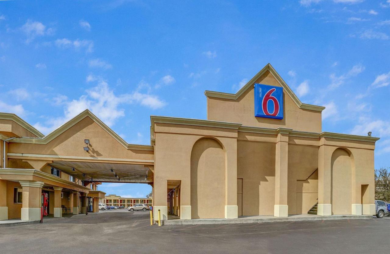 Motel 6 Lester - Philadelphia Airport Экстерьер фото