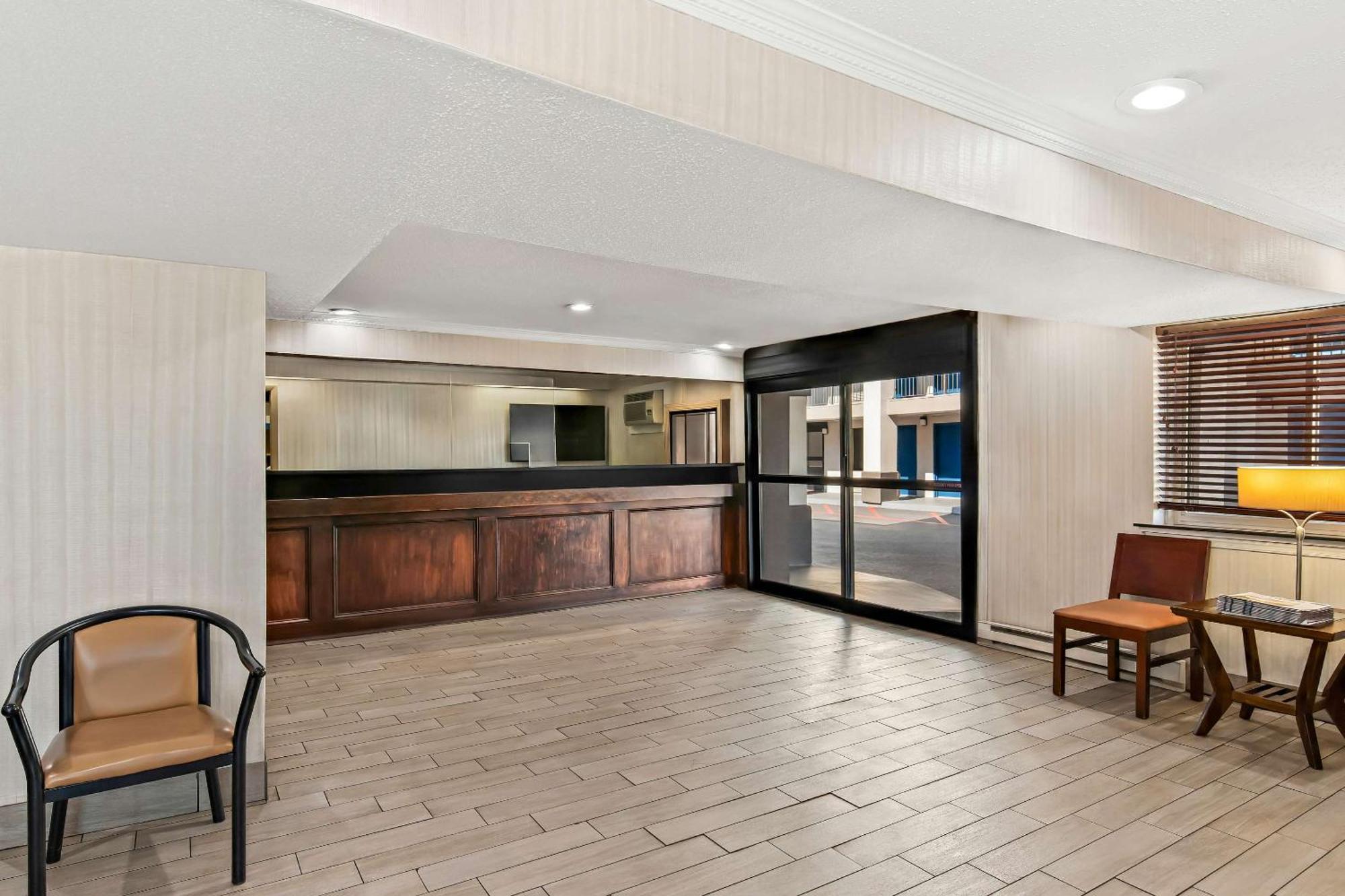Motel 6 Lester - Philadelphia Airport Экстерьер фото