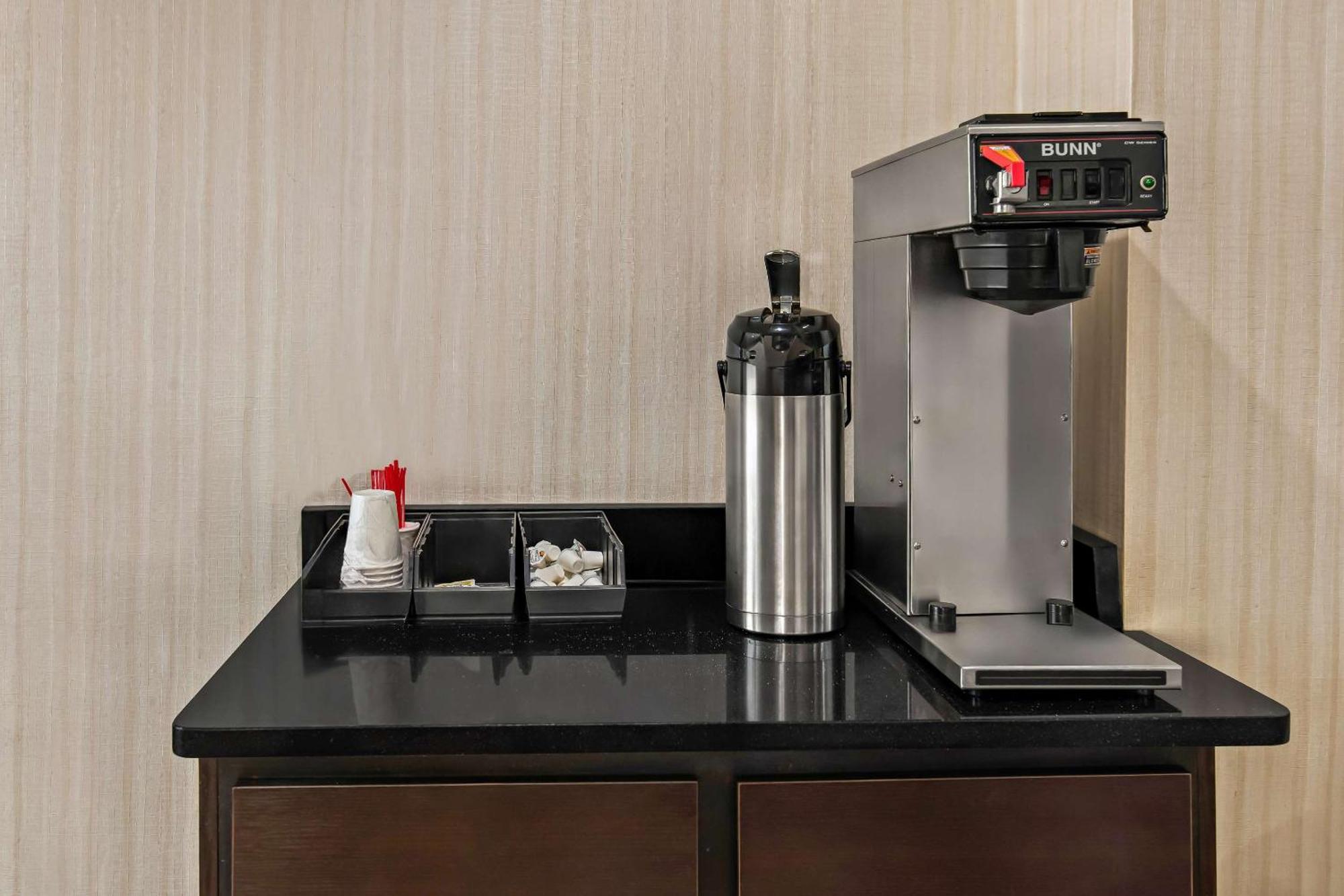 Motel 6 Lester - Philadelphia Airport Экстерьер фото